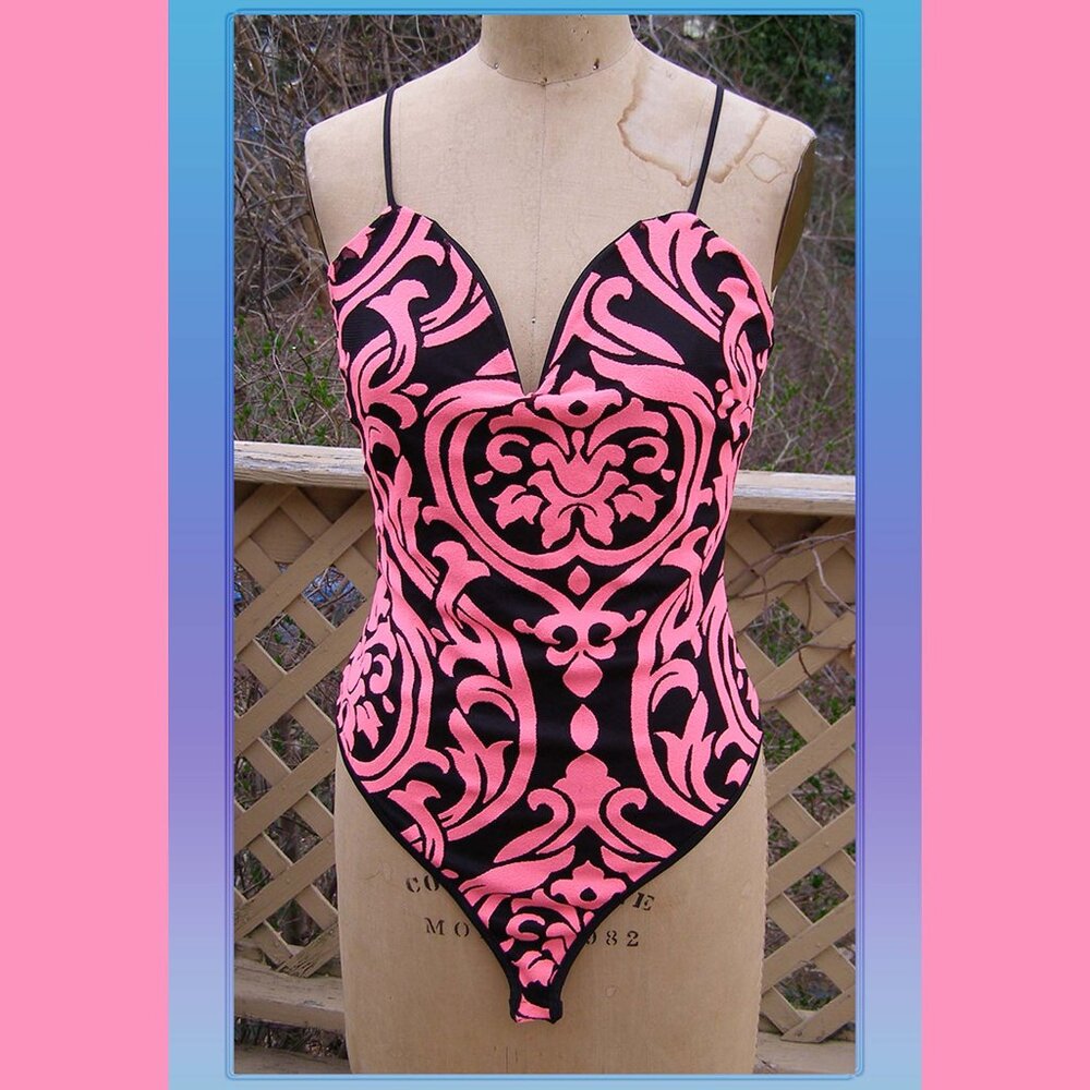NEW Top Chic Body Suit Mesh & velvet Size M 8-10